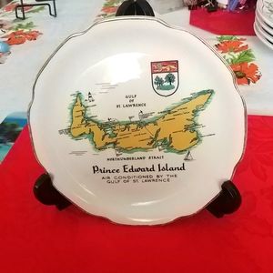 10/$10 Souvenir Plate of P.E.I. 22 Karot Gold Trim Vintage